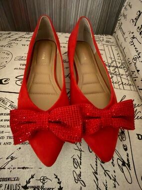 Kelly & Katie Red Pointed Toe Bow Flats